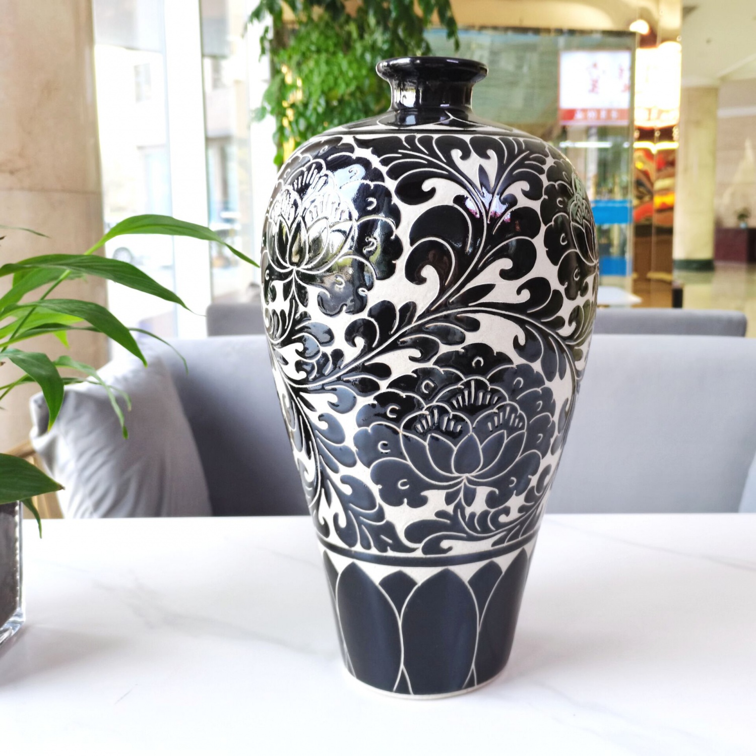 鹤壁窑黑釉刻花牡丹梅瓶,鹤壁窑火实业有限公司